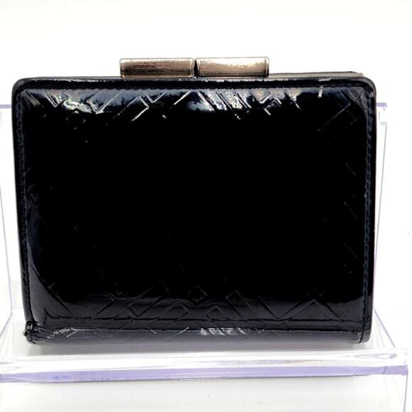 BURBERRY Black embossed patent leather kiss lock compact wallet - Picture 3 of 16